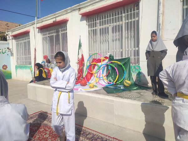 جشن پویایی و تندرستی در فدافن؛ المپیاد ورزشی مدرسه شهید نجفی به راه افتاد