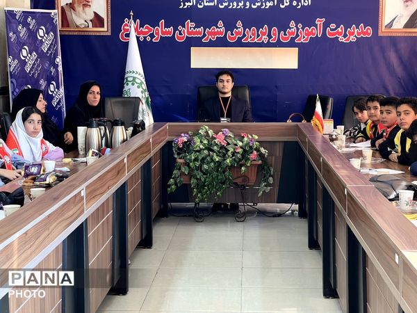 اولین جلسه آموزش خبرنگاری برای دانش‌آموزان پانا در هشتگرد 