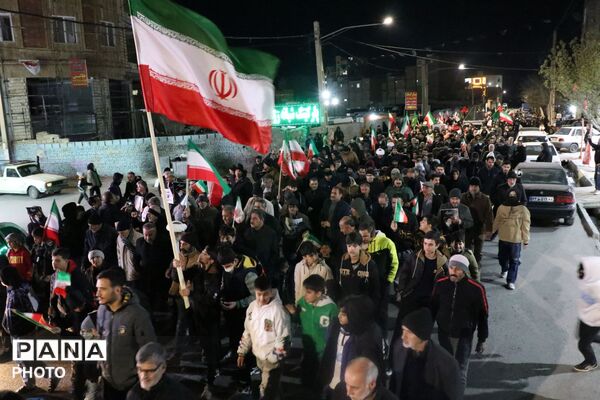 خرمدشت کرج یک‌صدا در عزای رهبر شهید امت انقلاب