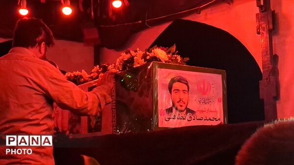مراسم وداع با شهید پاسدار محمد صادق نظافتی در کاشمر