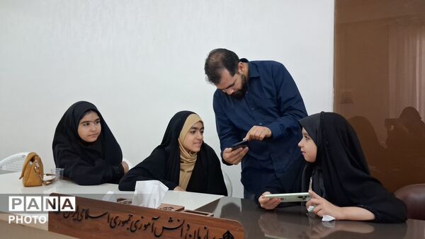 دوره آموزشی عکاسی در سازمان دانش آموزی