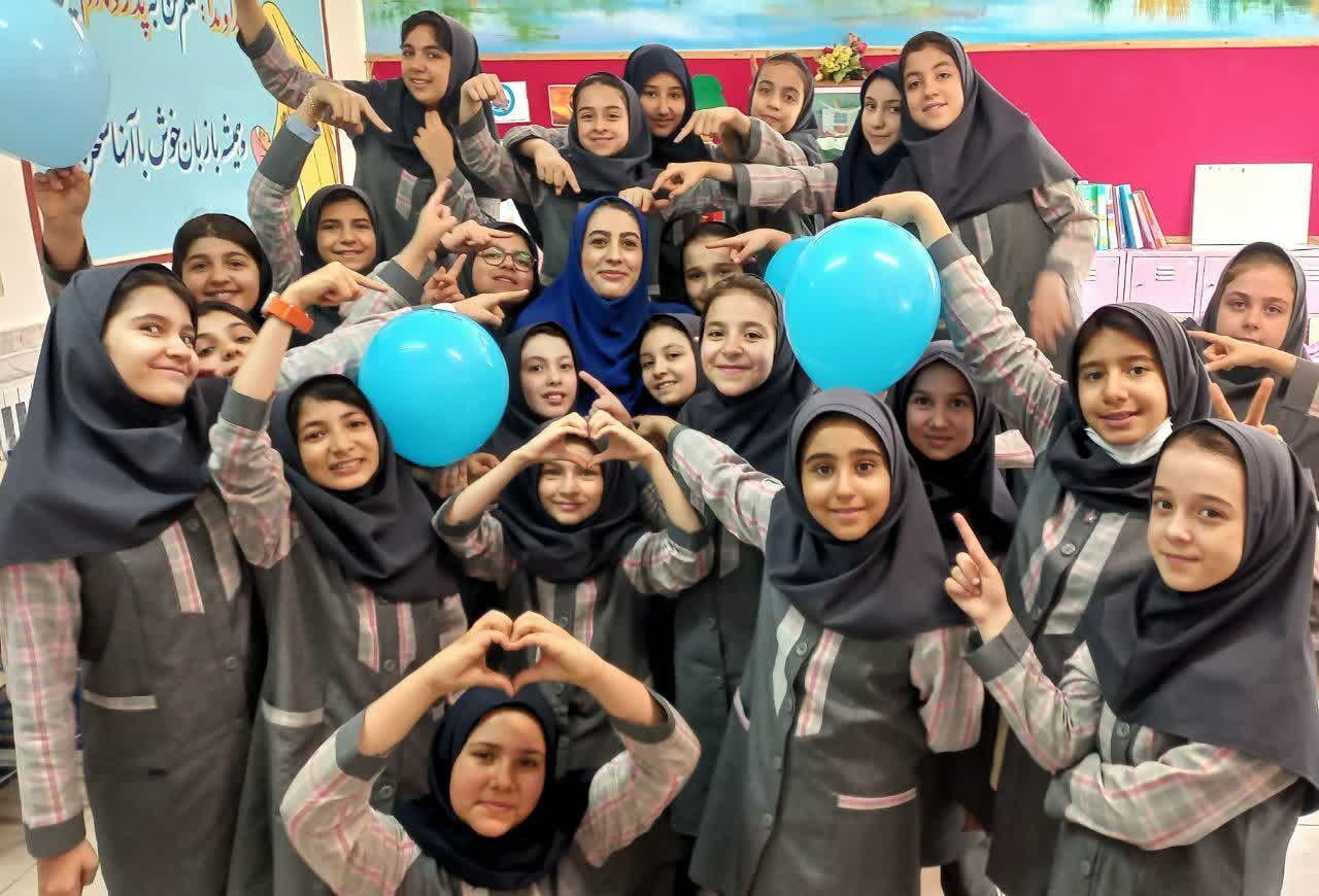 «یاد گرفتن برای یاد دادن» اساس حرفه معلمی است