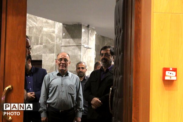 رونمایی از نخستین جلد دانشنامه دفاع مقدس استان قم
