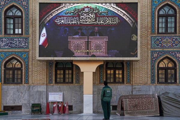 قرائت دعای‌ام داوود در حرم مطهر رضوی