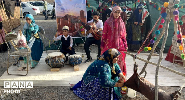 برپایی نمایشگاه دستاوردهای دانش آموزان ابتدایی و عشایری خاتم 
