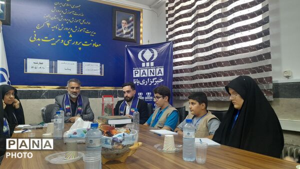 نشست معاون پرورشی و تربیت بدنی ناحیه 4 کرج با خبرنگاران دانش‌آموز پانا 