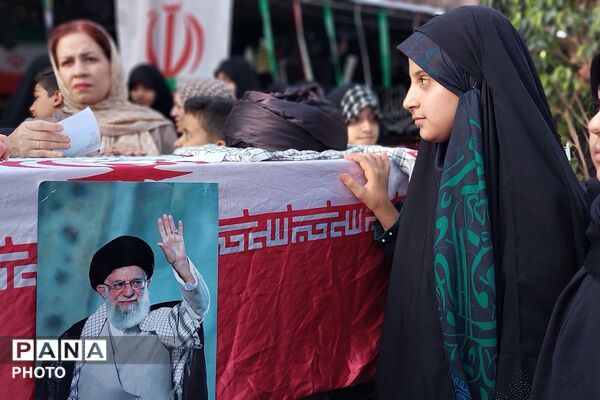 قاب های دانش آموزی ماندگار از فراق رهبر شهید