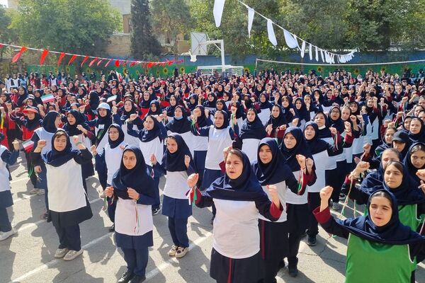 گرامیداشت هفته تربیت بدنی در دبیرستان ارشاد ناحیه دو شهرری 