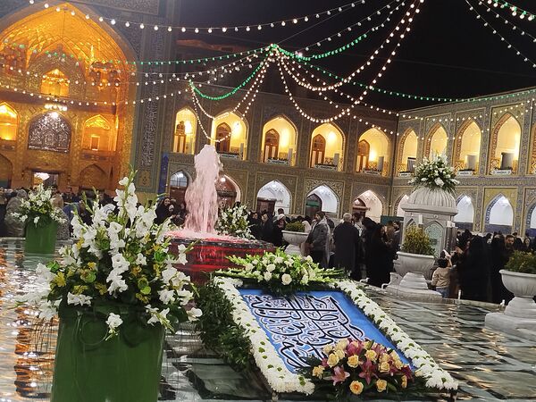 مشهد مقدس در تب‌وتاب جشن ولادت نخستین امام شیعیان  