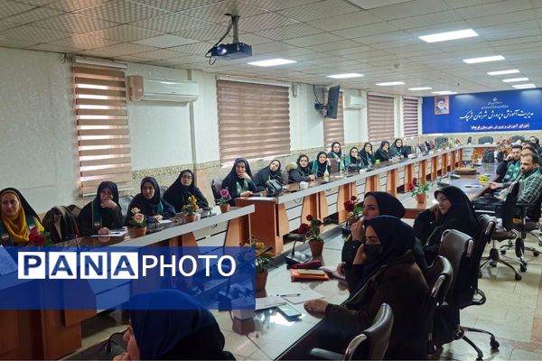 کارگاه آموزشی پیشتازان ویژه معاونین و مربیان پرورشی منطقه قرچک