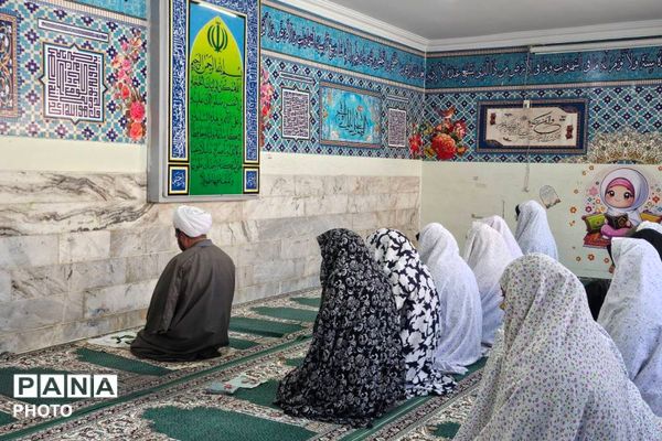 محفل نور در دبستان هدی شهر قدس