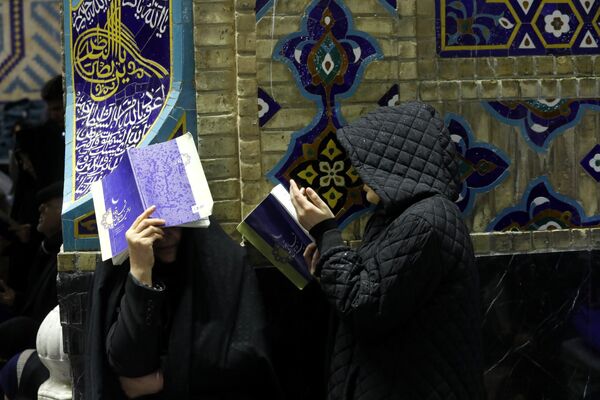 دیدار عاشقان با امام رضا(ع) در آخرین شب قدر
