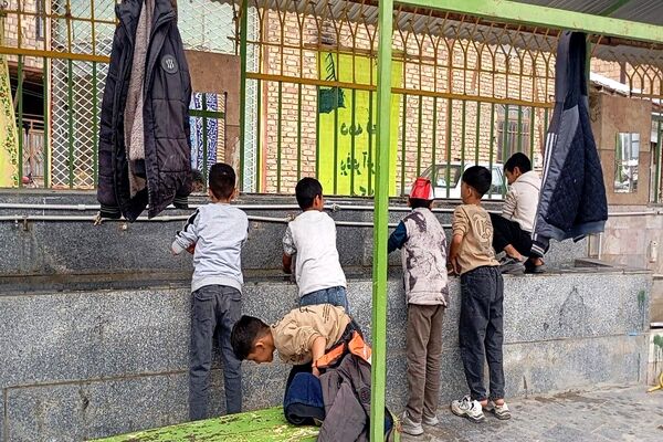 اقامه نماز جماعت ظهر و عصر در روز ۲۲بهمن  شهر بار نیشابور