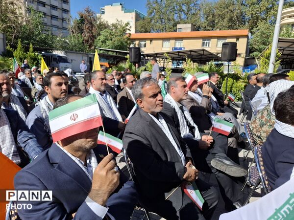 طنین یاد فاتحان خرمشهر در میان فرهنگیان