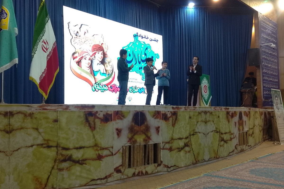 جشن بزرگ دهه فجر مدارس شاهد پیشوا