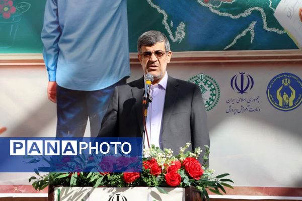 مراسم جشن ملی عاطفه‌ها در دبیرستان دخترانه شهید دکتر پاکنژاد یزد 