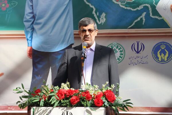 مراسم جشن ملی عاطفه‌ها در دبیرستان دخترانه شهید دکتر پاکنژاد یزد 