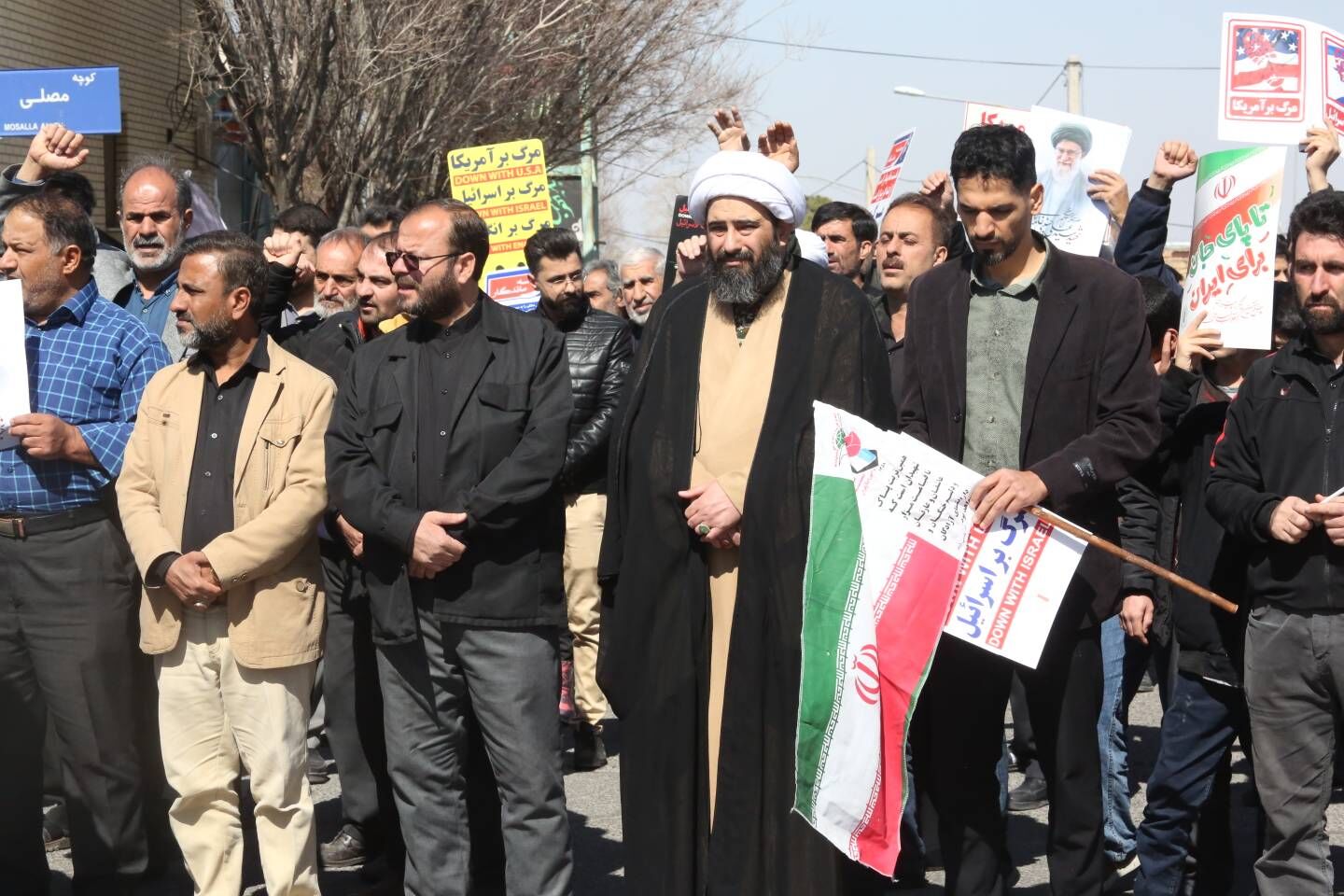 قیام مردم انقلابی شهر کهک قم به خونخواهی رهبر شهید 
