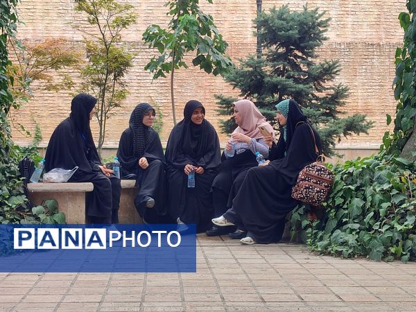 بازدید دانش‌آموزان حاضر در مسابقات قرآن از اماکن تاریخی و طبیعی ساری 