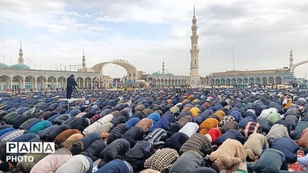 اقامه نماز عید فطر و تشییع پیکر شهید «کیارش» در مسجد جمکران