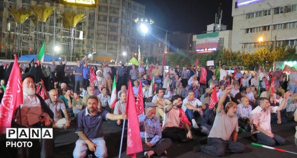 جشن و نورافشانی آسمان میدان جمهوری اسلامی تهران به مناسبت جشن ازدواج پیامبر اکرم(ص) و حضرت خدیجه(س)