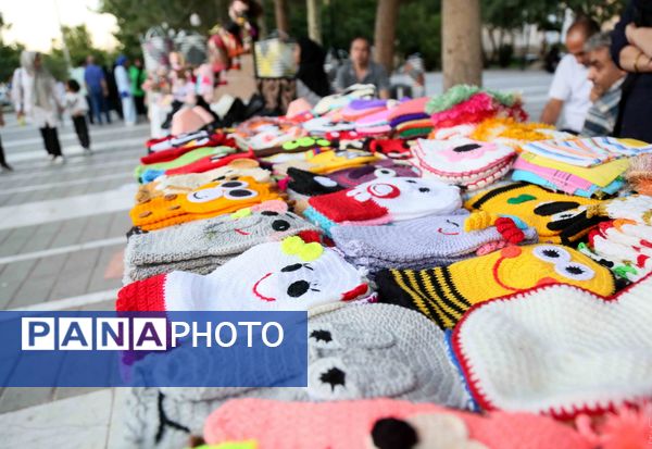 عصر بازار هنرمندان مشهدی در روزهای پنجشنبه