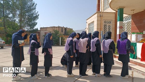 انتخابات ورزشی دانش‌‌آموزی در دبیرستان ام‌ البنین منطقه بیرانوند