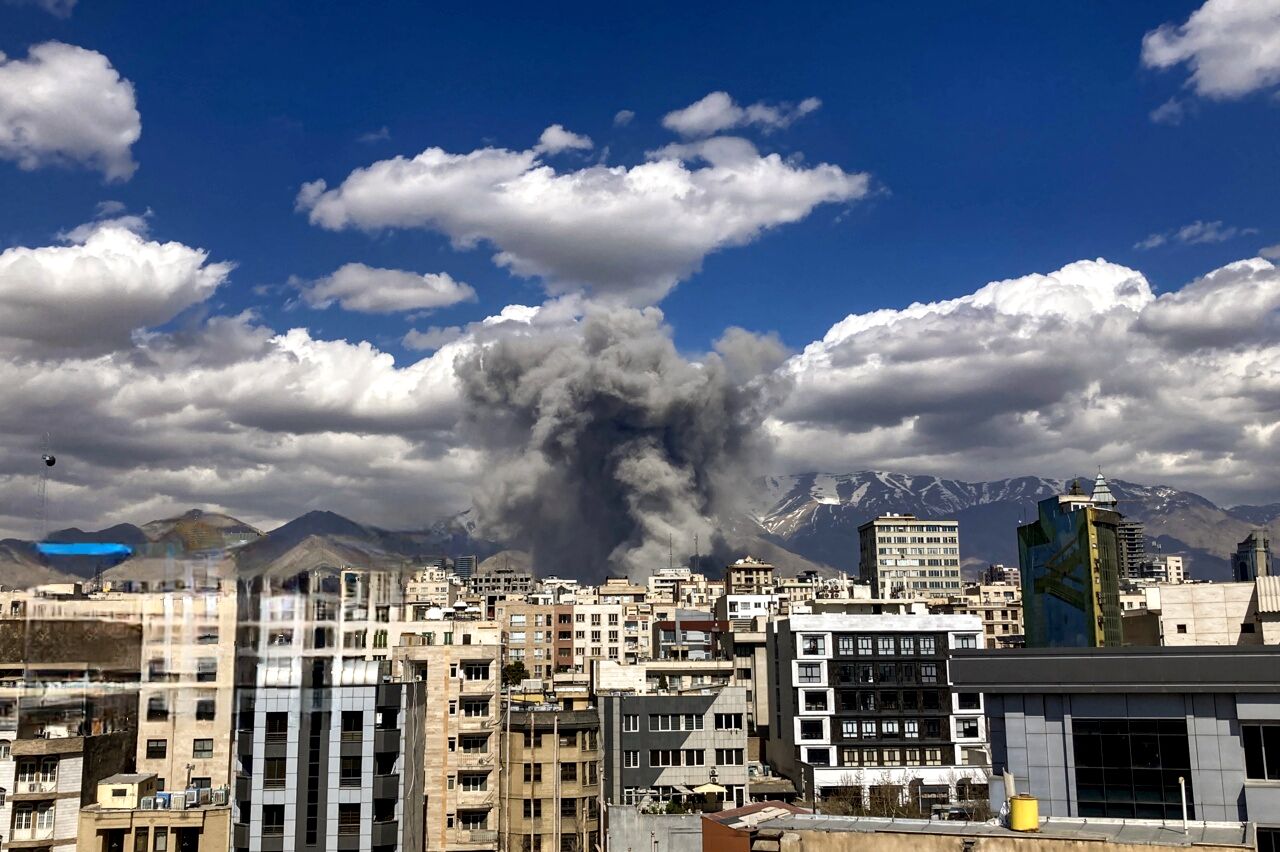 دوده‌های حاصل از انفجار در تهران به همراه گرما به سطوح بالایی جو منتقل شد