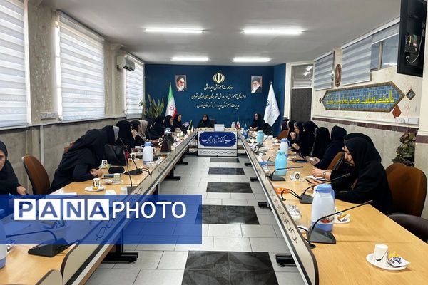 جلسه توجیهی مدیران متوسطه اول و دوم برای طرح مکمل یاری