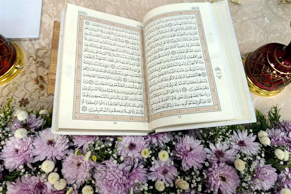 حضور دانش‌آموزان دبستان حاتم ناحیه دو شهرری در مراسم ضیافت افطاری 