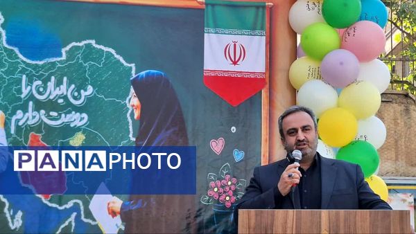 آیین متمرکز استانی جشن عاطفه‌ها‌ در دبیرستان فرزانگان یک ناحیه یک کرج 