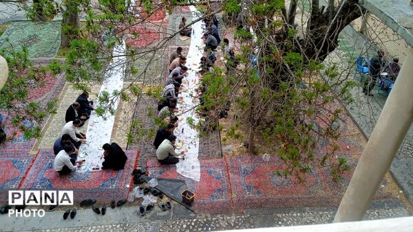 تجلیلی از معلمانان شهرستان کیار در قلعه امیرمفخم دزک