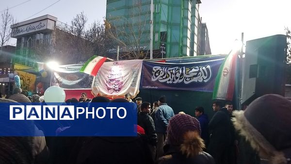 حضور مردم در مهمانی کیلومتری اعیاد شعبانیه نیشابور