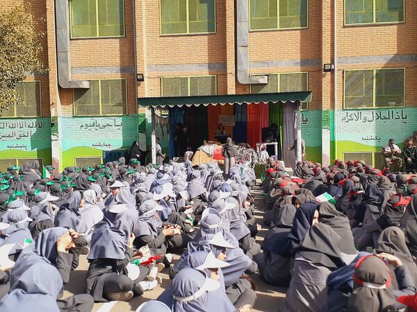 گرامیداشت هفته دفاع مقدس و زنگ مهر در مدرسه شایستگان