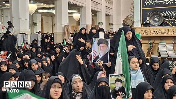 اجتماع خونخواهی مردم انقلابی قم در حرم حضرت معصومه(س)