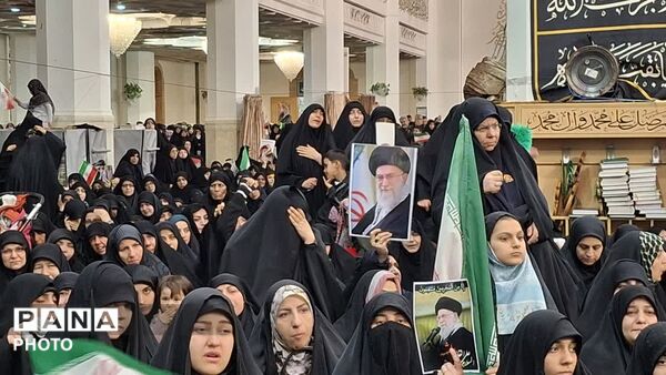 اجتماع خونخواهی مردم انقلابی قم در حرم حضرت معصومه(س)