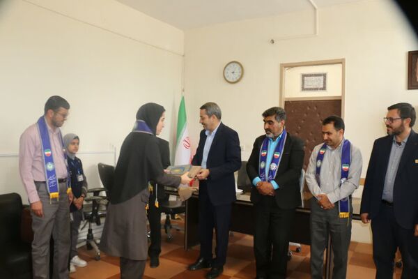 تجلیل از دانش‌آموز خبرنگاران پانا