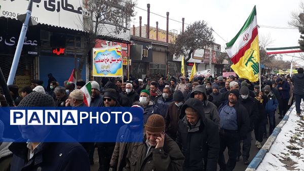 جلوه‌هایی از حماسه آفرینی مردم شیروان در راهپیمایی ۲۲ بهمن 