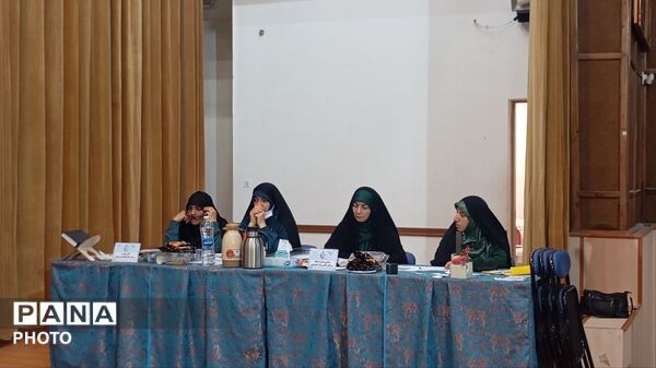 چهل و چهارمین دوره مسابقات کشوری قرآن و عترت نماز دانش آموزان 