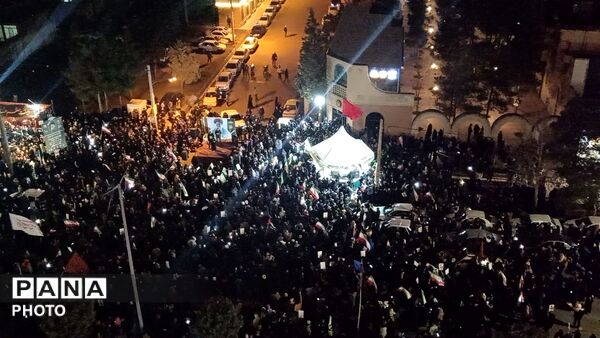 حضور پرشور مردم انقلابی نیشابور در سومین روز از عزای سالار شهیدان انقلاب اسلامی 