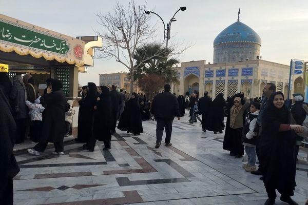 روزهای چراغ برات‌‌‌ در آرامگاه شهید مدرس کاشمر