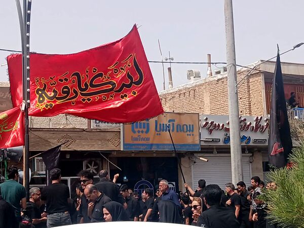آیین نخل گردانی روز عاشورا با حضور کم نظیر مردم منطقه امامزاده بادرود
