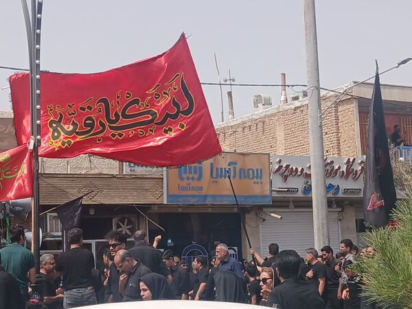 آیین نخل گردانی روز عاشورا با حضور کم نظیر مردم منطقه امامزاده بادرود