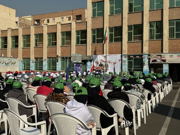 زنگ انقلاب در منطقه ۱۶
