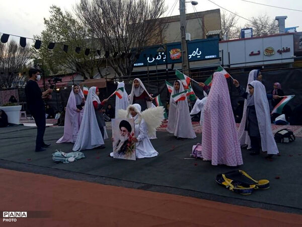 نمایش «فرشته‌های میناب» 