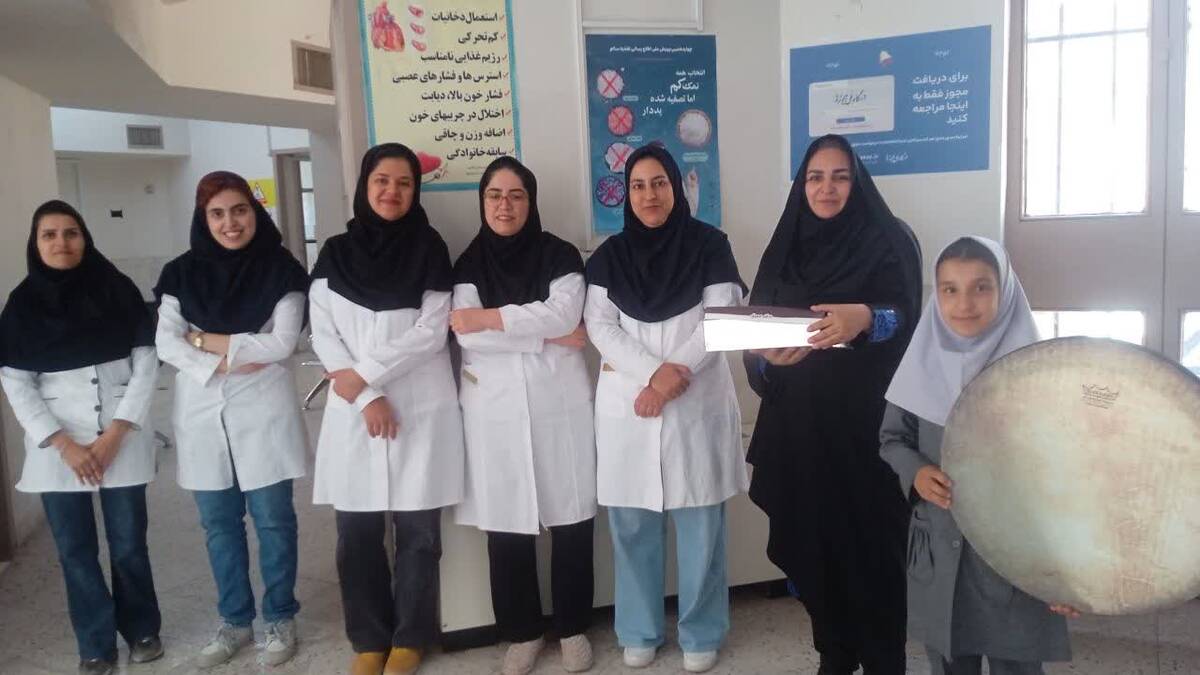 تبریک روز پرستار به کارکنان درمانگاه و خانه بهداشت روستای فدافن 