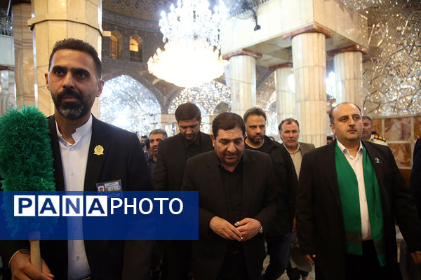 حضور معاون اول رئیس جمهور در جمع زائران حرم کریمه اهل بیت(س)