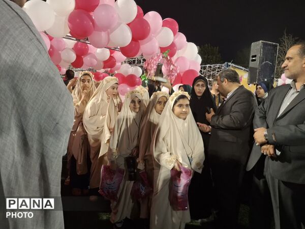 طلیعه بندگی خالق مهربان در جشن تکلیف دختران منطقه ۱۰