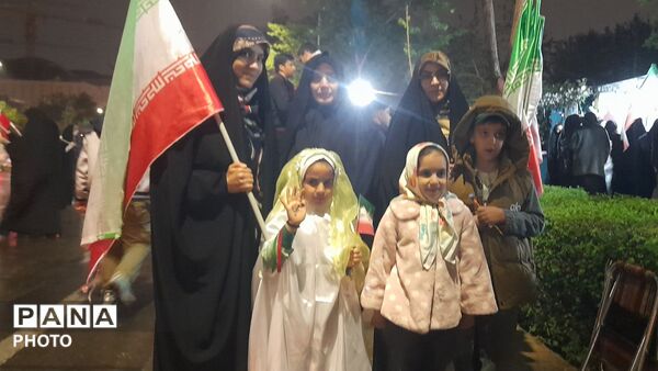 امام رضا(ع) آغوش خود را برای ریحانه ها باز کرد 