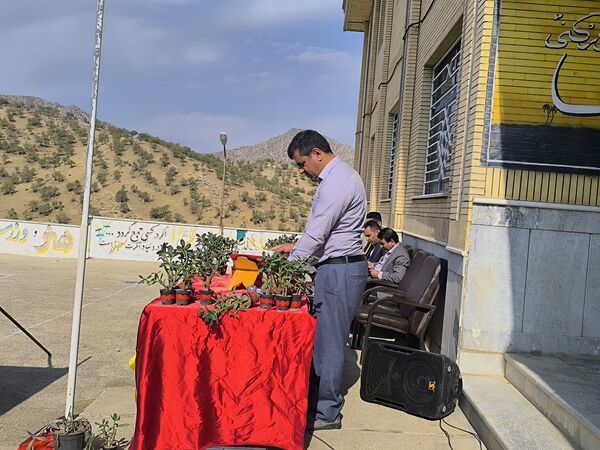 جشن جوانه‌ها آغازی نو برای دانش‌آموزان 
